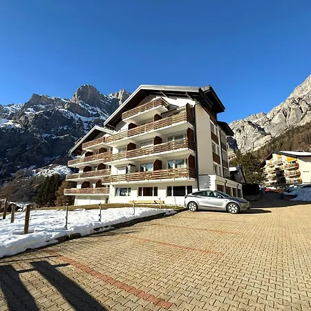 Apollo 50 Apartment *